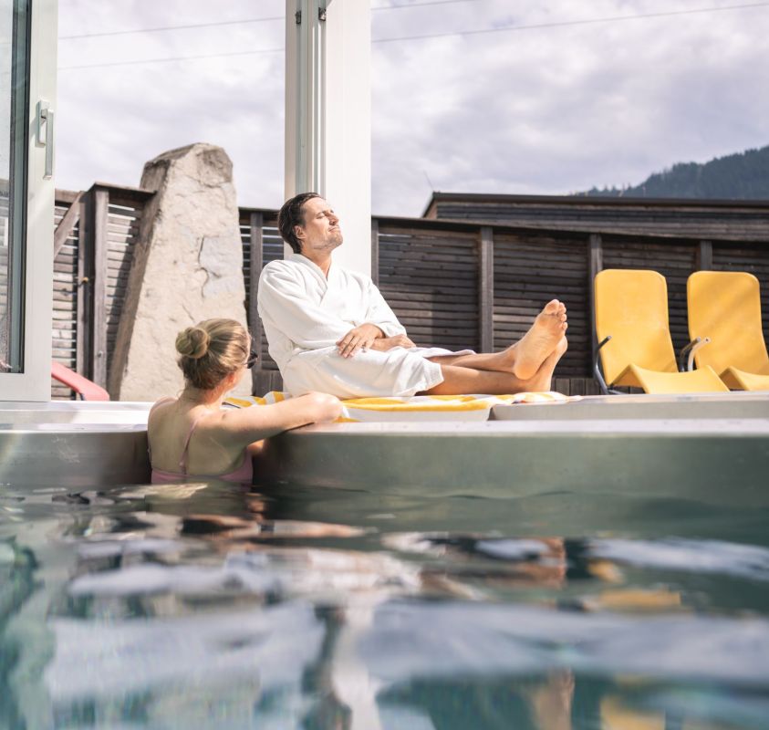Hallenbad_indoor pool outdoor Hotel Leonhard