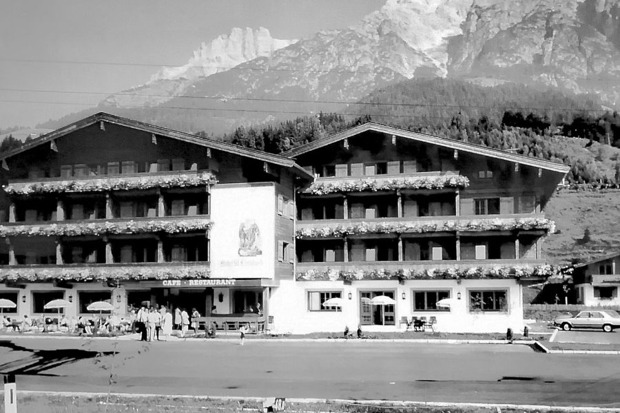 Hotel-alt1981-grau-Sommer-gross