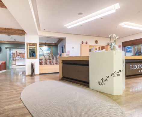 Hotel Leonhard Front Desk